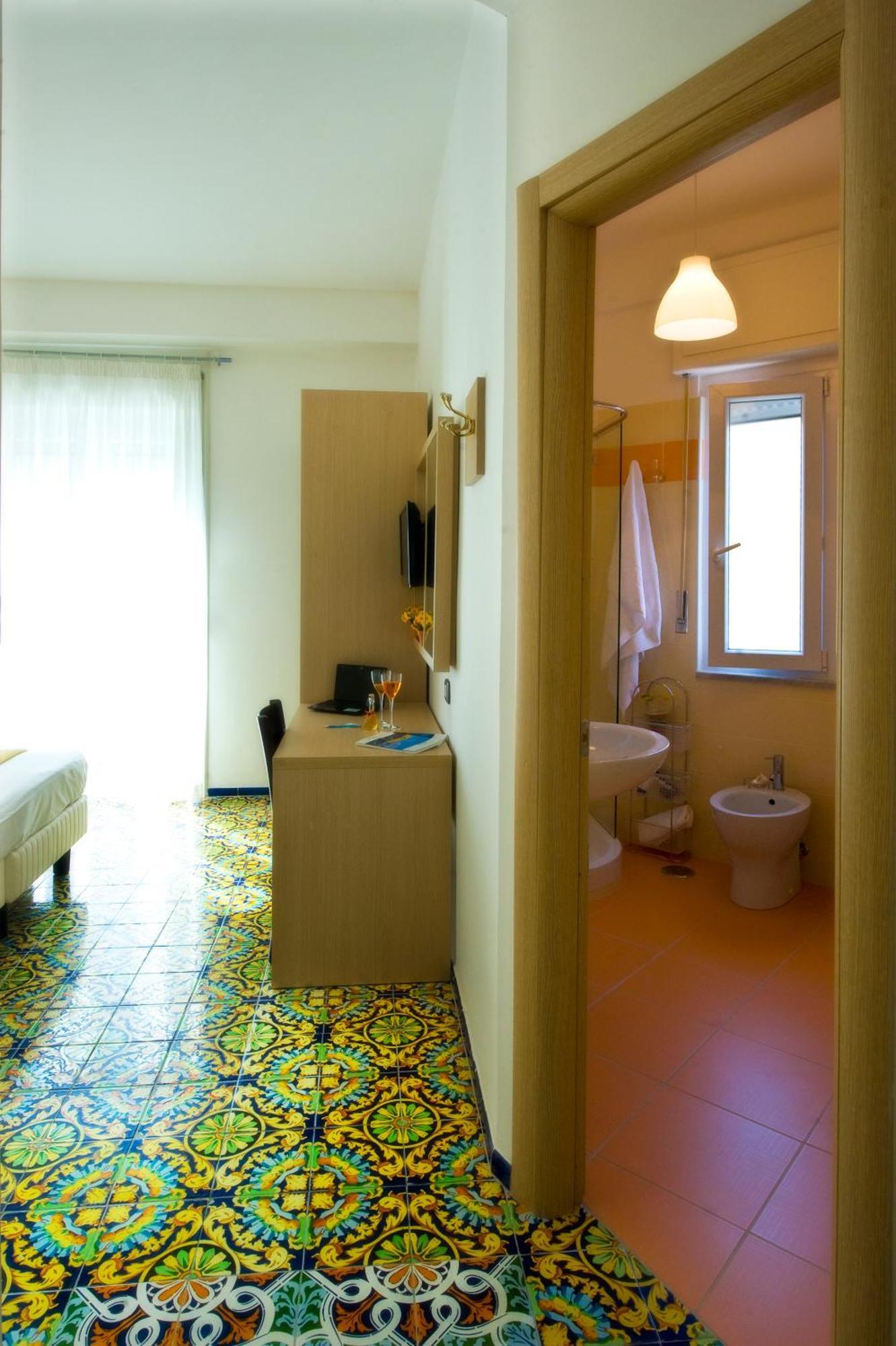 Hotel Torre Di Milo ไมยอรี ภายนอก รูปภาพ